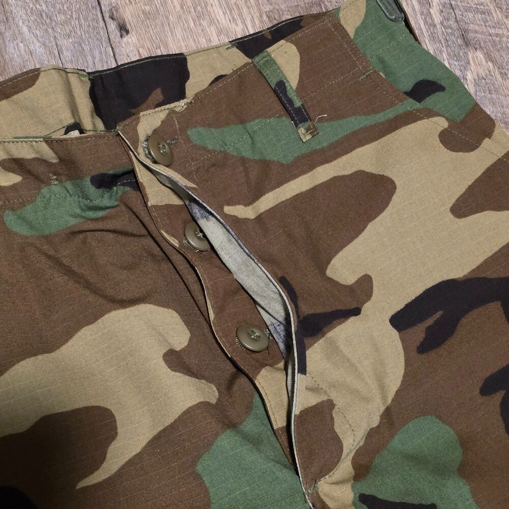 Military BDU Cargo Pants Men's Med-Reg Green Woodland Camo Still Crisp Hunting - Picture 3 of 10